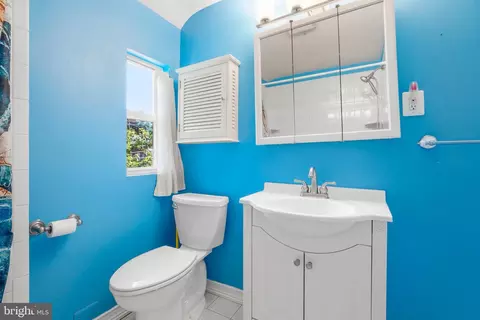 Bath - 22 Melbourne Ave, Silver Spring, MD 20901 photo 1 of 2