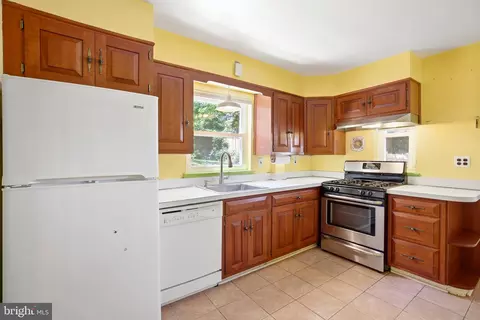 Kitchen - 22 Melbourne Ave, Silver Spring, MD 20901 photo 1 of 2