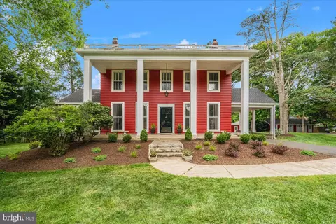 1401 Aintree Dr, Rockville, MD 20850