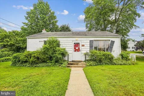 10411 Ewell Ave, Kensington, MD 20895