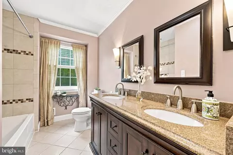 Bath - 1500 Arbor View Rd, Silver Spring, MD 20902 photo 2 of 4