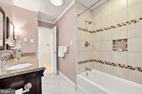 Bath - 1500 Arbor View Rd, Silver Spring, MD 20902 photo 3 of 4