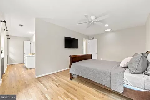 Bedroom - 1500 Arbor View Rd, Silver Spring, MD 20902 photo 5 of 5