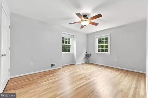 Bedroom - 1500 Arbor View Rd, Silver Spring, MD 20902 photo 3 of 5