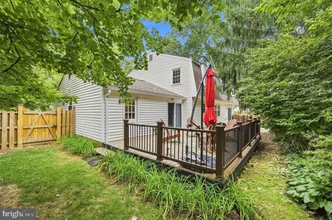 Exterior - 1500 Arbor View Rd, Silver Spring, MD 20902 photo 5 of 10