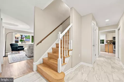 Entry Way - 1500 Arbor View Rd, Silver Spring, MD 20902 photo 3 of 3
