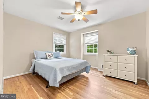 Bedroom - 1500 Arbor View Rd, Silver Spring, MD 20902 photo 2 of 5
