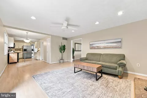 Living - 1500 Arbor View Rd, Silver Spring, MD 20902 photo 3 of 5