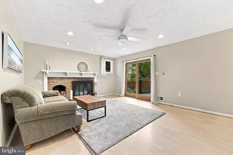 Living - 1500 Arbor View Rd, Silver Spring, MD 20902 photo 4 of 5