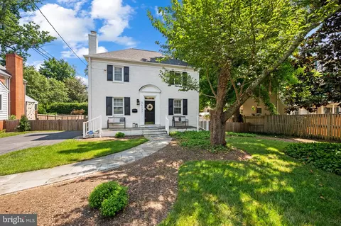 5613 Bradley Blvd, Bethesda, MD 20814