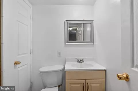 Bath - 3301 Hewitt Ave #403, Silver Spring, MD 20906 photo 2 of 2