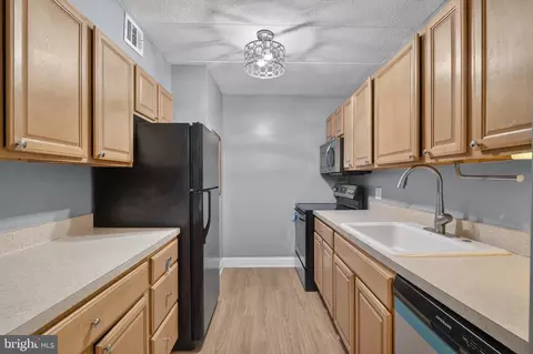 Kitchen - 3301 Hewitt Ave #403, Silver Spring, MD 20906 photo 2 of 3
