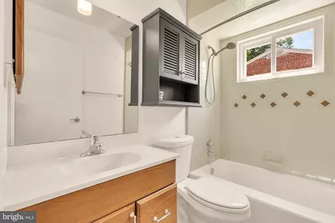 Bath - 12915 Moray Rd, Silver Spring, MD 20906 photo 1 of 4