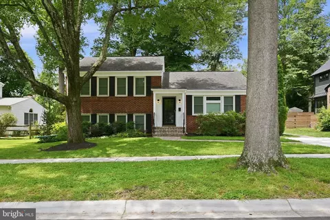 630 Blossom Dr, Rockville, MD 20850