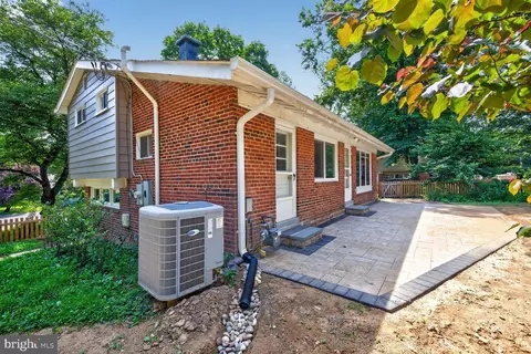 Exterior - 220 Thistle Dr, Silver Spring, MD 20901 photo 5 of 9