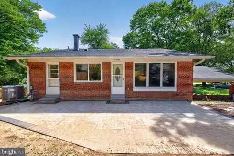 Exterior - 220 Thistle Dr, Silver Spring, MD 20901 photo 6 of 9
