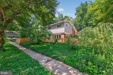 Exterior - 220 Thistle Dr, Silver Spring, MD 20901 photo 2 of 9