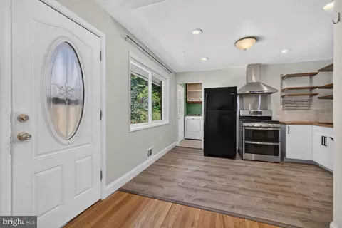 Entry Way - 220 Thistle Dr, Silver Spring, MD 20901 photo 1 of 3