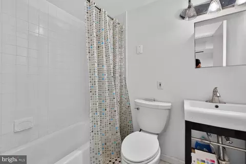Bath - 220 Thistle Dr, Silver Spring, MD 20901 photo 2 of 2