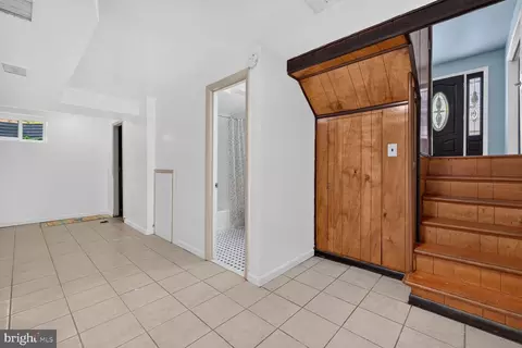 Entry Way - 220 Thistle Dr, Silver Spring, MD 20901 photo 3 of 3