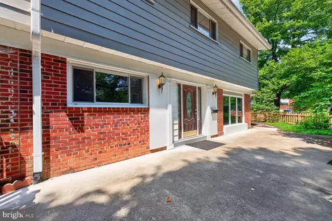 Exterior - 220 Thistle Dr, Silver Spring, MD 20901 photo 4 of 9