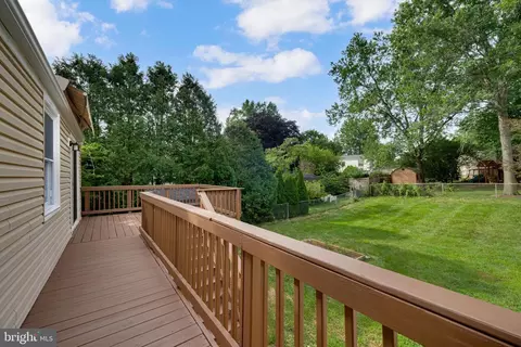 Exterior - 19130 Dowden Cir, Poolesville, MD 20837 photo 2 of 7