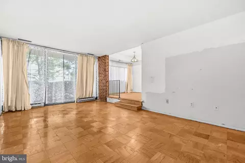 2103 Walsh View Ter #102, Silver Spring, MD 20902 photo 8