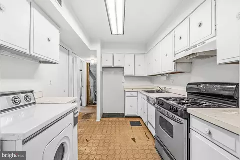 2103 Walsh View Ter #102, Silver Spring, MD 20902 photo 16