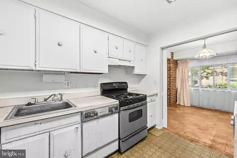 2103 Walsh View Ter #102, Silver Spring, MD 20902 photo 14