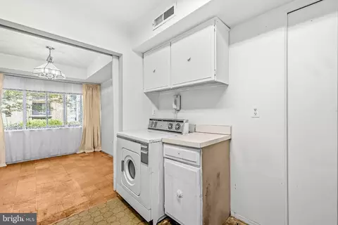 2103 Walsh View Ter #102, Silver Spring, MD 20902 photo 15