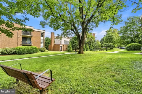2103 Walsh View Ter #102, Silver Spring, MD 20902 photo 4