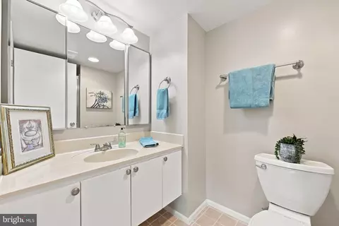 Bath - 15107 Interlachen Dr #2-415, Silver Spring, MD 20906 photo 1 of 3