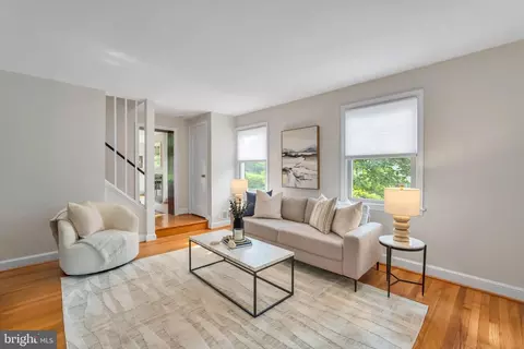 Living - 1004 Dennis Ave, Silver Spring, MD 20901 photo 3 of 3
