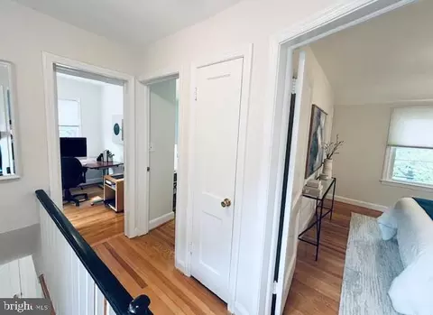 Entry Way - 1004 Dennis Ave, Silver Spring, MD 20901 photo 3 of 4