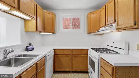 Entry Way - 11708 Galt Ave, Silver Spring, MD 20902 photo 3 of 5