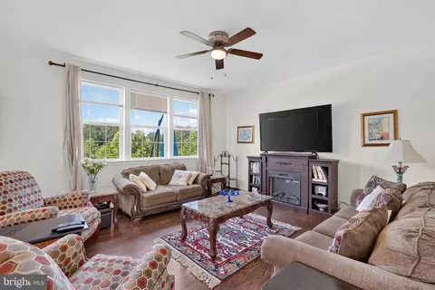 Living - 1024 Briggs Chaney Rd, Silver Spring, MD 20905 photo 2 of 3