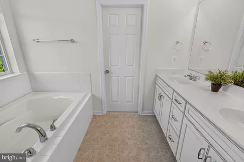 Bath - 1024 Briggs Chaney Rd, Silver Spring, MD 20905 photo 2 of 5