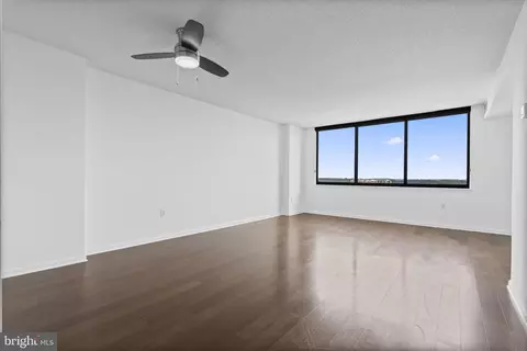 10101 Grosvenor Pl #2013, Rockville, MD 20852