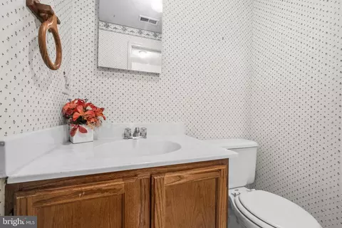 Bath - 13102 Hugo Pl, Silver Spring, MD 20906 photo 6 of 6