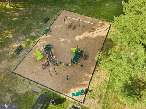 View/Area - 13102 Hugo Pl, Silver Spring, MD 20906 photo 2 of 2