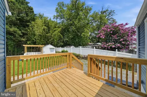 Exterior - 11716 Kingtree St, Silver Spring, MD 20902 photo 6 of 11