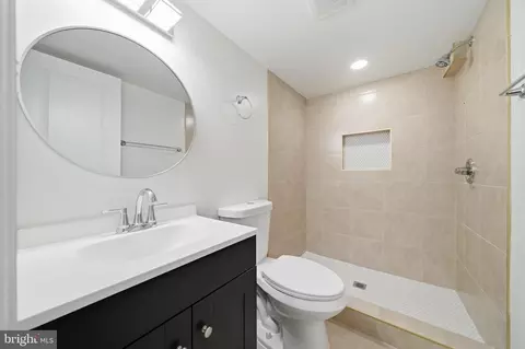 Bath - 11716 Kingtree St, Silver Spring, MD 20902 photo 2 of 2