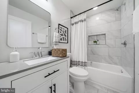 Bath - 11716 Kingtree St, Silver Spring, MD 20902 photo 1 of 2