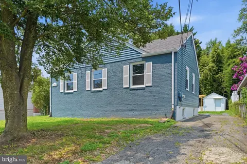 Exterior - 11716 Kingtree St, Silver Spring, MD 20902 photo 2 of 11
