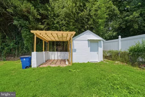 Exterior - 11716 Kingtree St, Silver Spring, MD 20902 photo 8 of 11