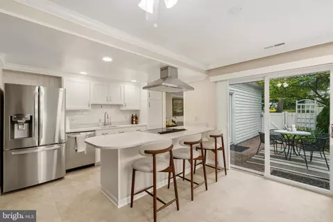 Kitchen - 14601 Deerhurst Ter, Silver Spring, MD 20906 photo 4 of 8