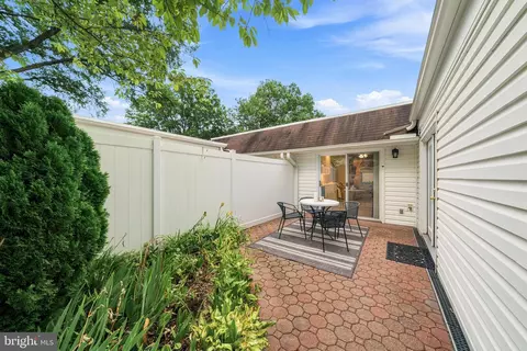 Exterior - 14601 Deerhurst Ter, Silver Spring, MD 20906 photo 3 of 8