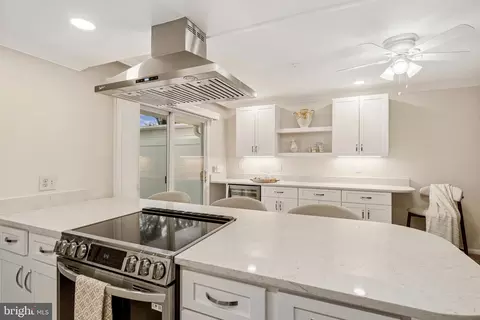 Kitchen - 14601 Deerhurst Ter, Silver Spring, MD 20906 photo 3 of 8
