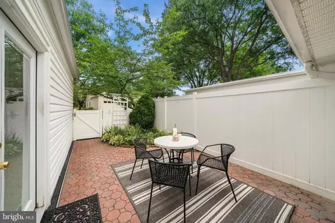 Exterior - 14601 Deerhurst Ter, Silver Spring, MD 20906 photo 4 of 8