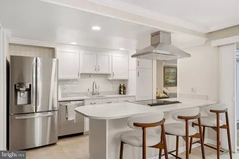 Kitchen - 14601 Deerhurst Ter, Silver Spring, MD 20906 photo 5 of 8